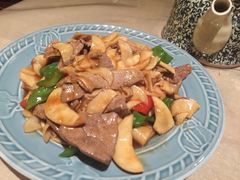 猪肝炒杏鲍菇-吉事利茶餐厅