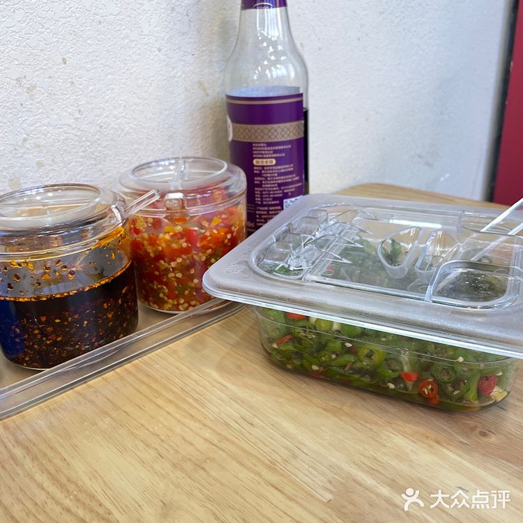 羊肉不要钱吗?又大块又多!下雪天跟羊肉面更配哦