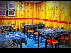 -愉肴麻辣香锅(中山路店)
