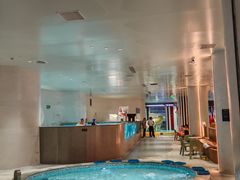 -涨巢·潮玩水疗局