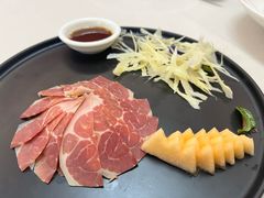 宣威金线火腿配哈密瓜-云腾食府·云南菜
