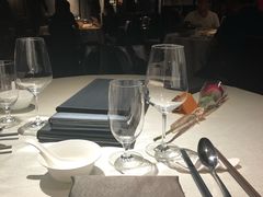 餐具摆设-皇朝会.经典传统粤菜(外滩店)