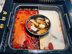 -老牌坊云南鱼豆花火锅(哈西万达店)