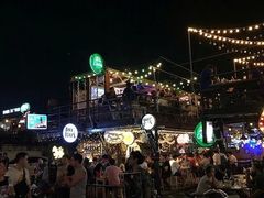 -席娜卡琳火车铁道夜市