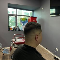-15C7 男士理发馆 烫染专业店
