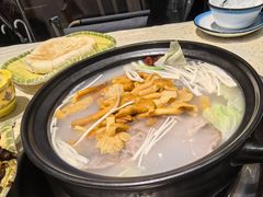 山菌牛肉汤锅-九寨特色牦牛肉汤锅 羊肉汤锅
