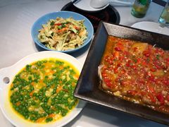 -阿瓦山寨·湘菜现炒·剁椒鱼头王(咸阳总店)