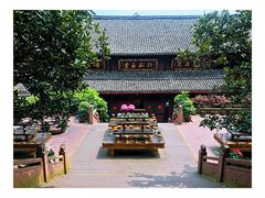 -峨眉山报国寺