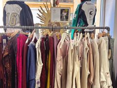 -Retrock Designer Vintage Store