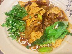 爆炒牛肉面-方铲铲·成都板凳面(滨江银泰店)