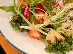 亚麻籽藜麦大虾沙拉-COMMUNE幻师(鎏嘉码头店)