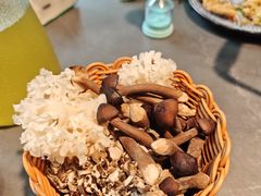 -楠小云·云南鲜牛野生菌自助火锅(九眼桥店)