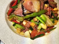 -伴山牛贵州黄牛肉火锅·苗疆非遗艺术餐厅(上海首店)