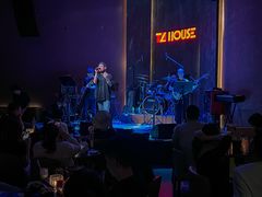 -TZ House音乐现场(来福士中心店)