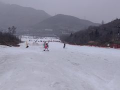 -济南卧虎山滑雪场