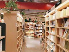 -新华书店(保利水城店)