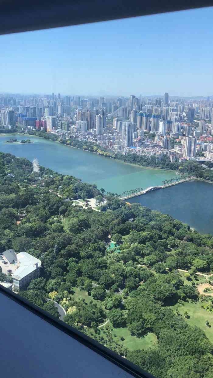 南湖名都大酒店-湖庭中餐厅"地点:双拥青山路口,南湖畔,离地铁不远.