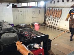 -黄记四更烤乳猪店