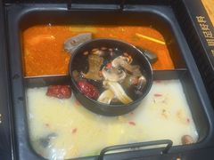-老牌坊云南鱼豆花火锅(爱建店)