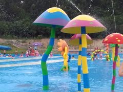 -黄河谷马拉湾海浪浴场
