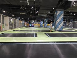 -反弹蹦床公园·亲子乐园·团建·派对(青岛融创茂店)