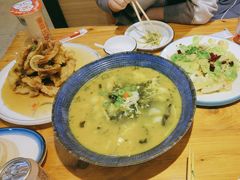 -快乐老家三鲜饺子东北菜(南六中路店)