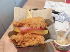 -肯德基(中纬店)