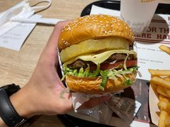 -The Habit Burger Grill 哈比特汉堡(复兴soho店)