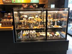 面包甜点陈列柜-星巴克(福州大洋百货分店)