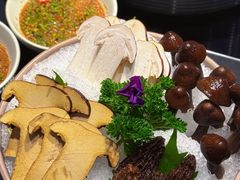 -鲜入唯煮·港式海鲜牛肉火锅(金宝街店)
