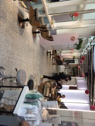 -PE SALON 