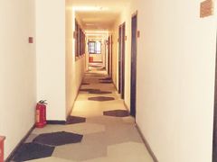 -拖板鞋咖啡旅行酒店(春熙路地铁站店)