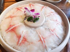 丽江斑鱼片-老牌坊云南鱼豆花火锅(爱建店)