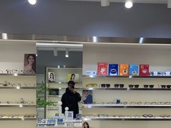 -视野联行眼镜·蔡司·尼康·授权优选门店(青浦宝龙店)