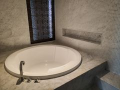 -上海虹桥西郊假日酒店