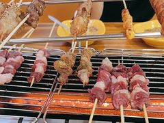 -哈尔滨小酒馆·鲜肉现穿自助烧烤(康新花园店)