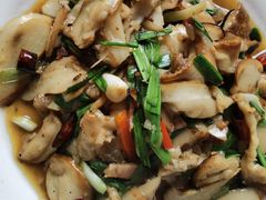 腊肉炒牛肝菌-翕庐小苑
