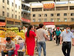 -三亚新鸿港水果一级批发市场