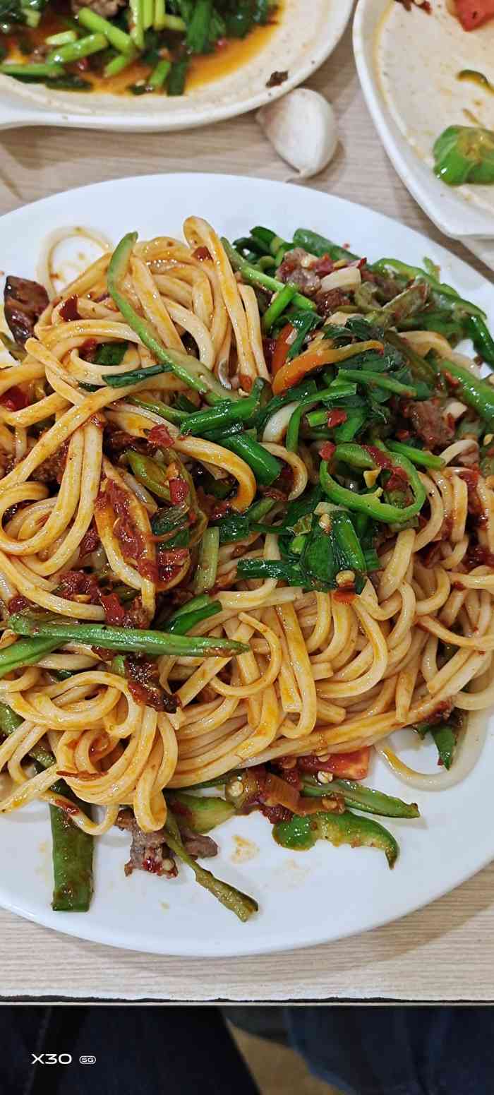 奇台过油肉拌面-"呕吼,在这里吃过n次了,有喜有悲吧,感觉.