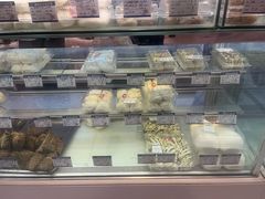 -白玉兰食品甜凤店(合生汇店)