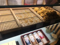 面包甜点陈列柜-南宋胡记(杭州河坊街店)