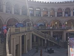 -王府井奥莱临潼小镇(临潼店)