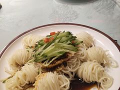 凉面-巴特餐饮6加1音乐餐吧·新疆菜
