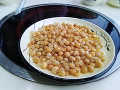 餐前油炸黄豆-鑫悦楼煎蟹·16年海鲜大排档