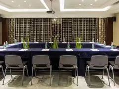 -武汉光谷广场杨家湾地铁站怡程酒店