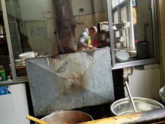 -茅屋大酒店