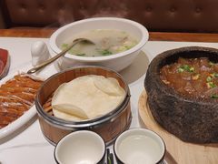 -梅利汴京烤鸭•开封豫菜地标店(东大街店)
