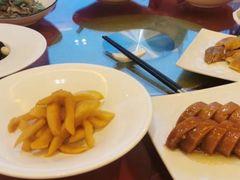-新镇江酒家(南京西路店)