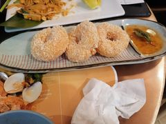 炸虾饼配泰国梅子酱-帕蓝·暹罗料理(大学路店)