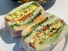 -露露家咖啡店
